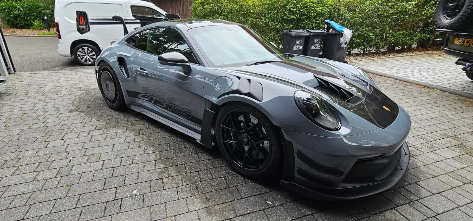 Front three-quarter view of a Porsche 911 GT3 RS after a Platinum Car Cleaning prestige clean